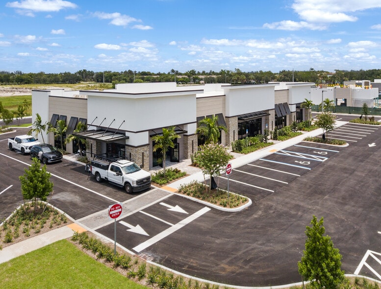 More Photos Of Hypoluxo Rd, Lake Worth Storefront For Lease