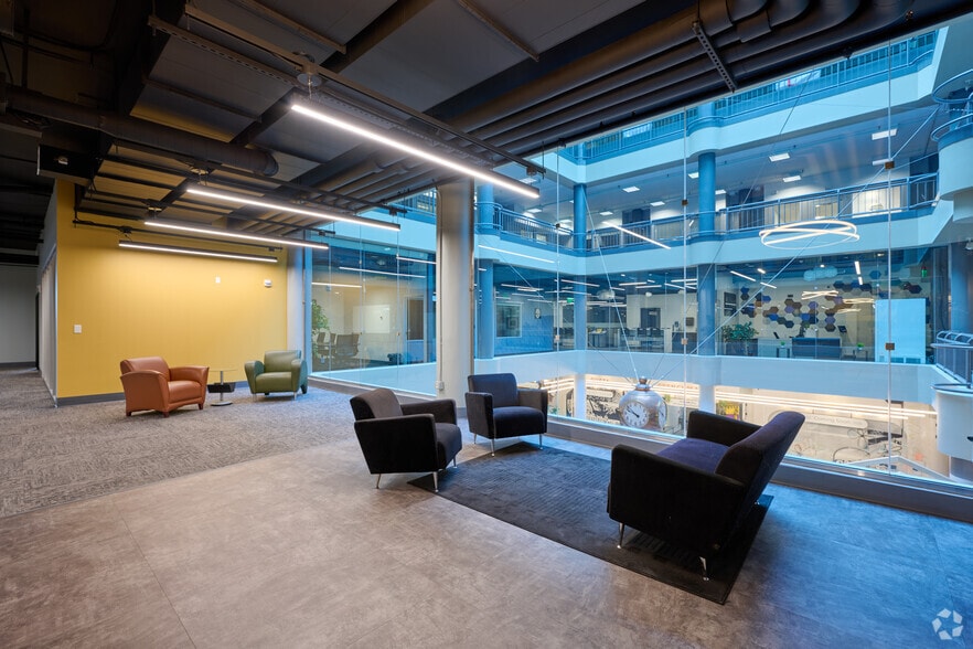 More Photos Of 260 E Main St, Rochester Medical For Lease