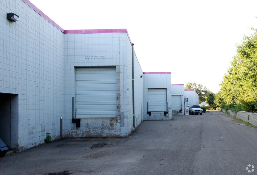 More Photos Of 5250 W 73rd St, Edina Warehouse For Lease
