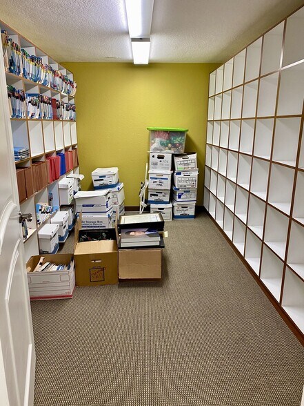 More Photos Of 473 S Indiana Ave, Englewood Coworking Space