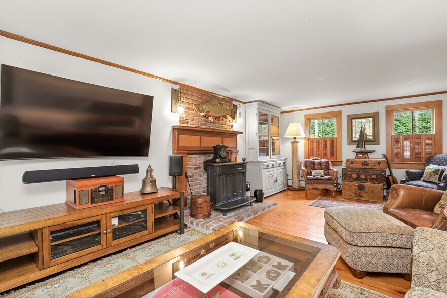 More Photos Of 47 Hollow Tree Ridge Rd, Darien Apartments For Sale