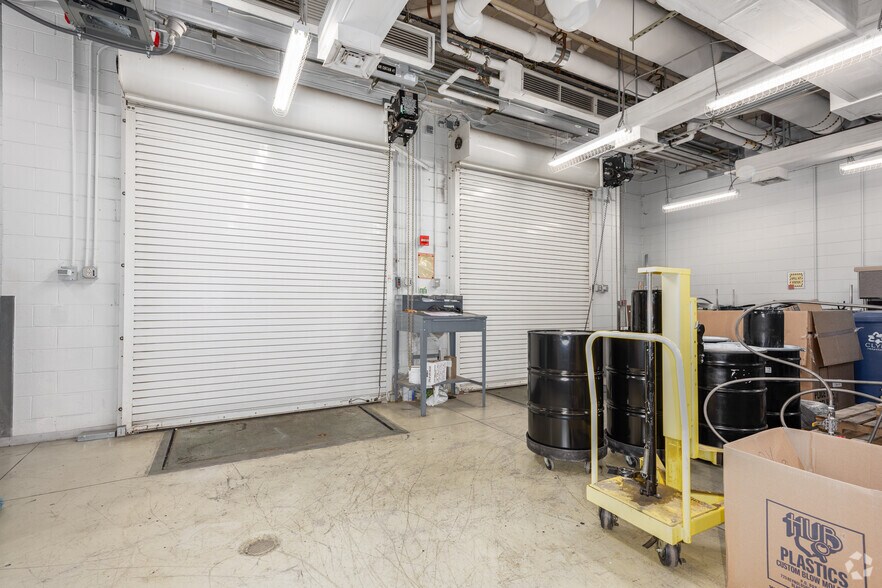 More Photos Of 6411 Beckley St, Baltimore Research And Development For Lease