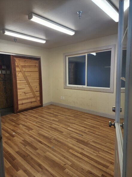 More Photos Of 1101 N Utah Ave, Pasco Warehouse For Lease