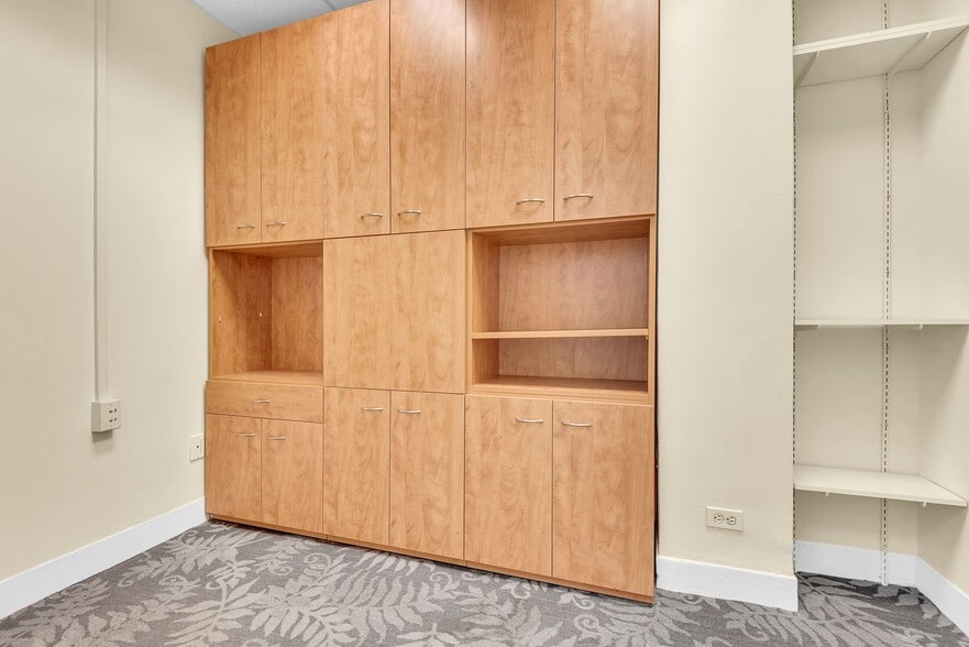 More Photos Of 142-144 Joralemon St, Brooklyn Medical For Sale