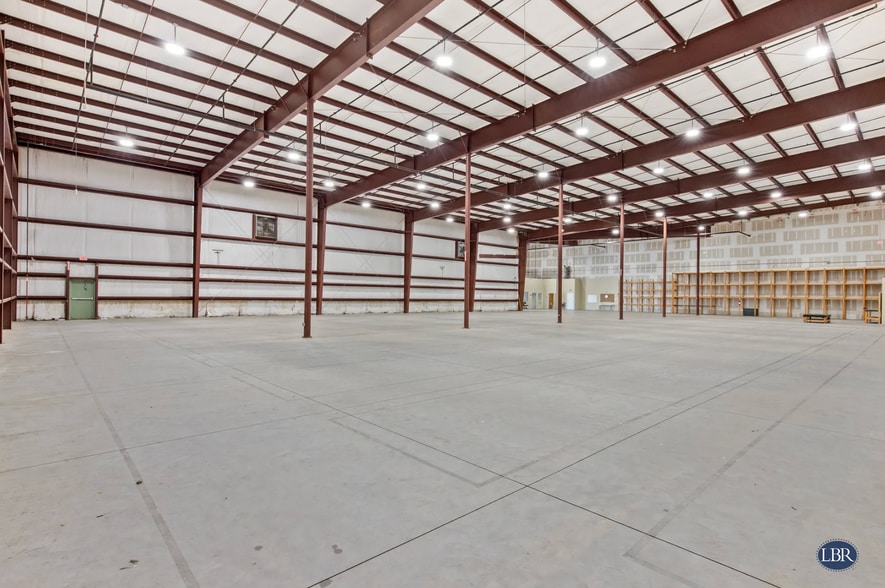 More Photos Of 3120 Skyway Cir, Melbourne Warehouse For Lease