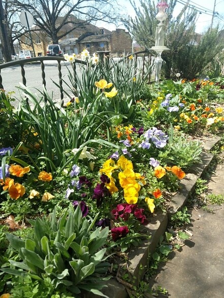 More Photos Of 100 E Washington St, Mountain View Hospitality For Sale