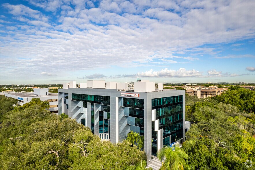 More Photos Of 4601 Sheridan St, Hollywood Office For Lease