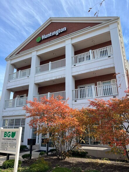 More Photos Of 221 S Church St, Bowling Green Office For Lease