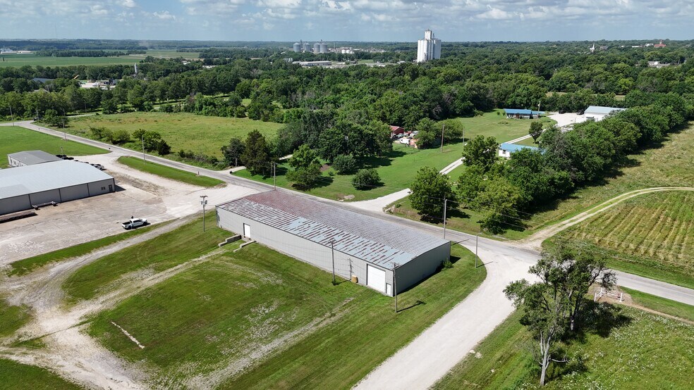 More Photos Of 206 S Catalpa St, Garnett Warehouse For Sale