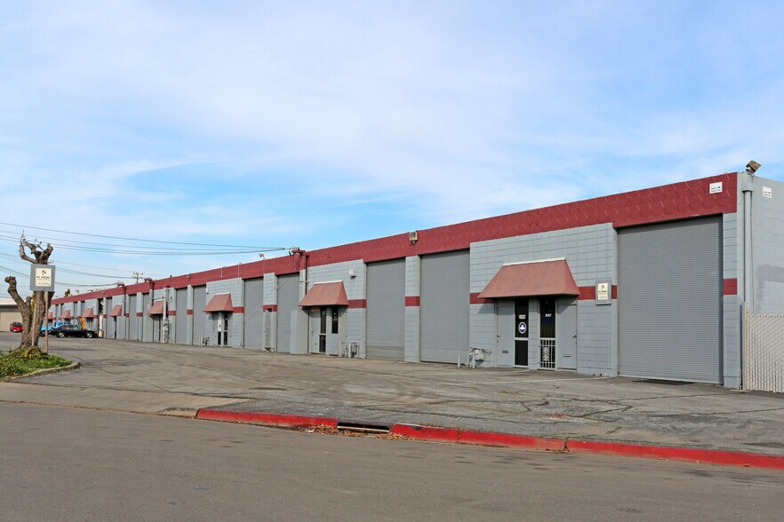 More Photos Of 2457-2499 American Ave, Hayward Warehouse For Lease