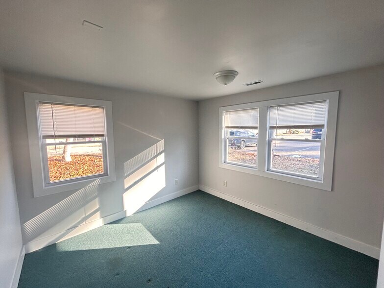 More Photos Of 13 Elm Ct, Easton Office For Lease