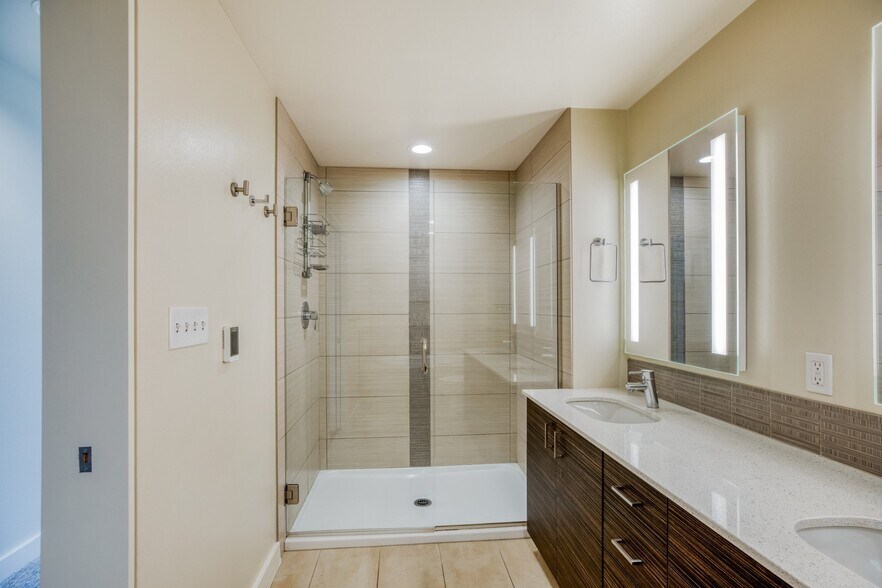 More Photos Of 2105 5th Ave, Seattle Apartments For Lease