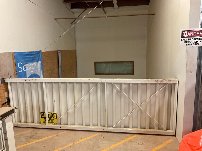 More Photos Of 7390 S Fraser St, Centennial Warehouse For Sale