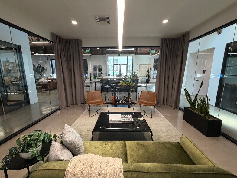 More Photos Of 450 S Raymond Ave, Pasadena Warehouse For Sale