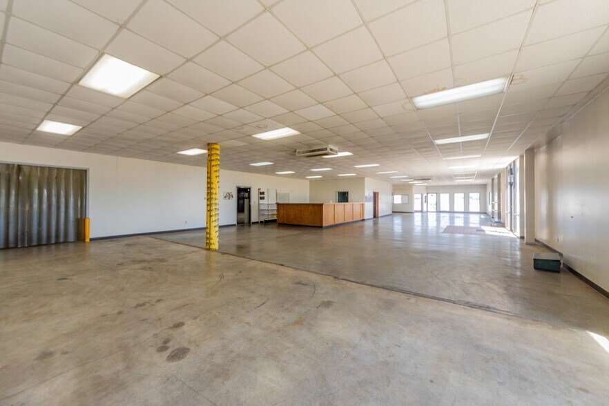 More Photos Of 3700 N 14th St, Ponca City Warehouse For Sale