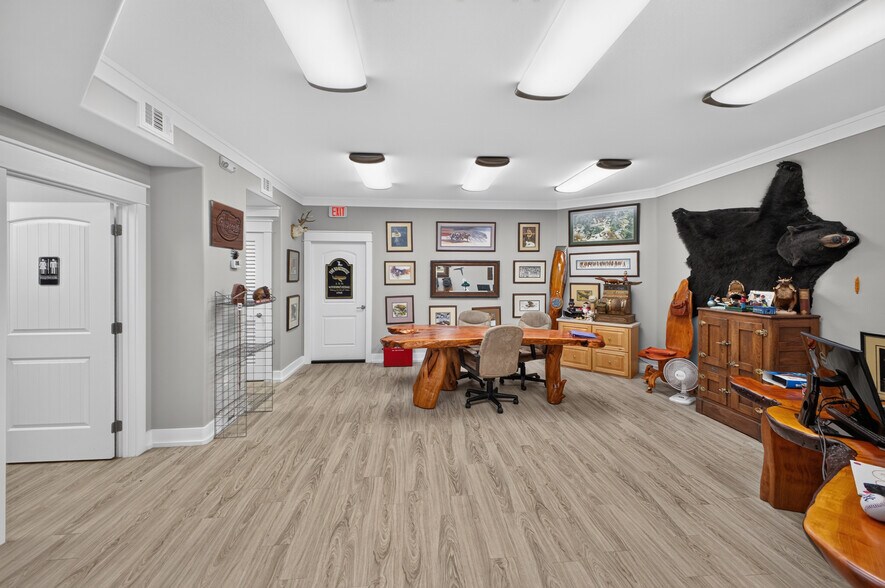 More Photos Of 295 Azalea Dr, Destin Warehouse For Sale