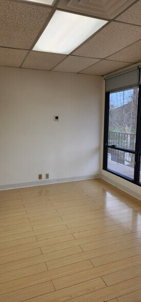 More Photos Of 28025 Dorothy Dr, Agoura Hills Office For Lease
