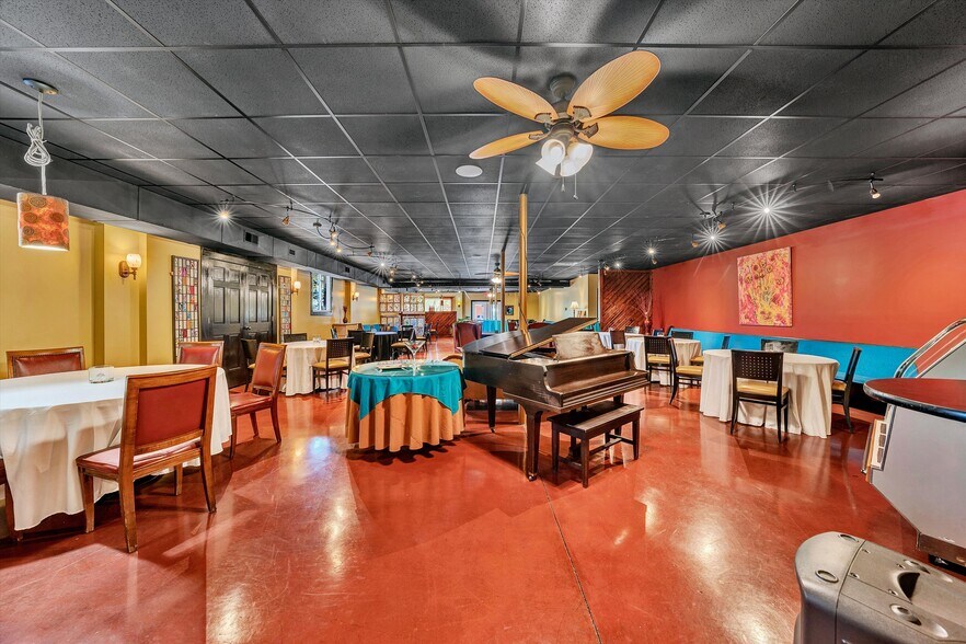 More Photos Of 106 Stoney Battery Rd, Troutville Restaurant For Sale