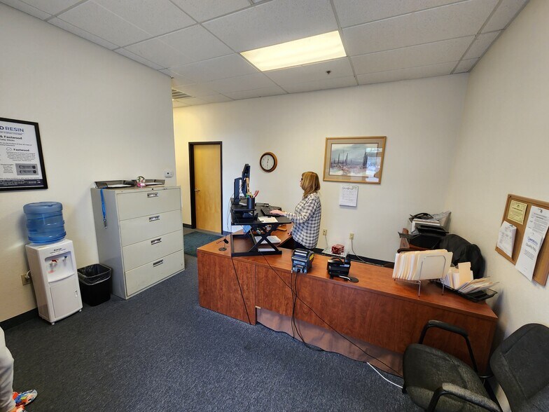 More Photos Of 2942 N Greenfield Rd, Mesa Service For Lease