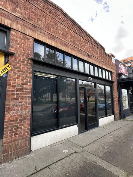 More Photos Of 218-220 W Harding Way, Stockton Storefront For Lease