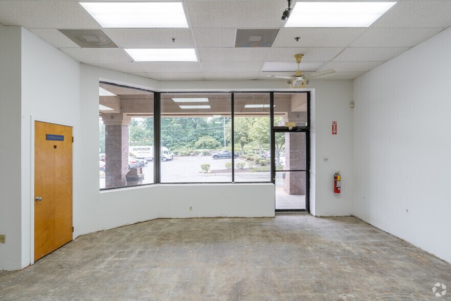 More Photos Of 4855 West Chester Pike, Newtown Square Unknown For Lease