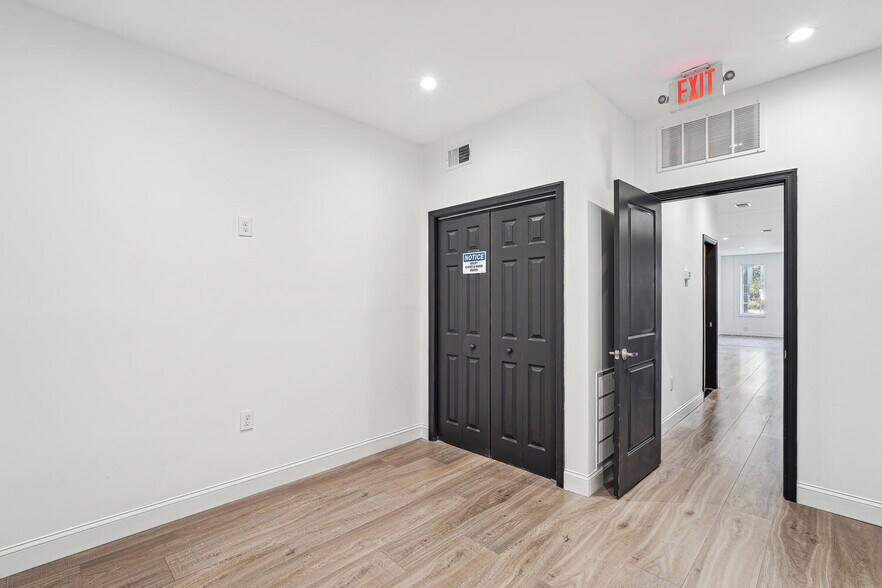 More Photos Of 1802 11th St NW, Washington Office For Lease