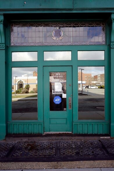 More Photos Of 101 Jeremiah V Sullivan Dr, Fall River Office For Lease