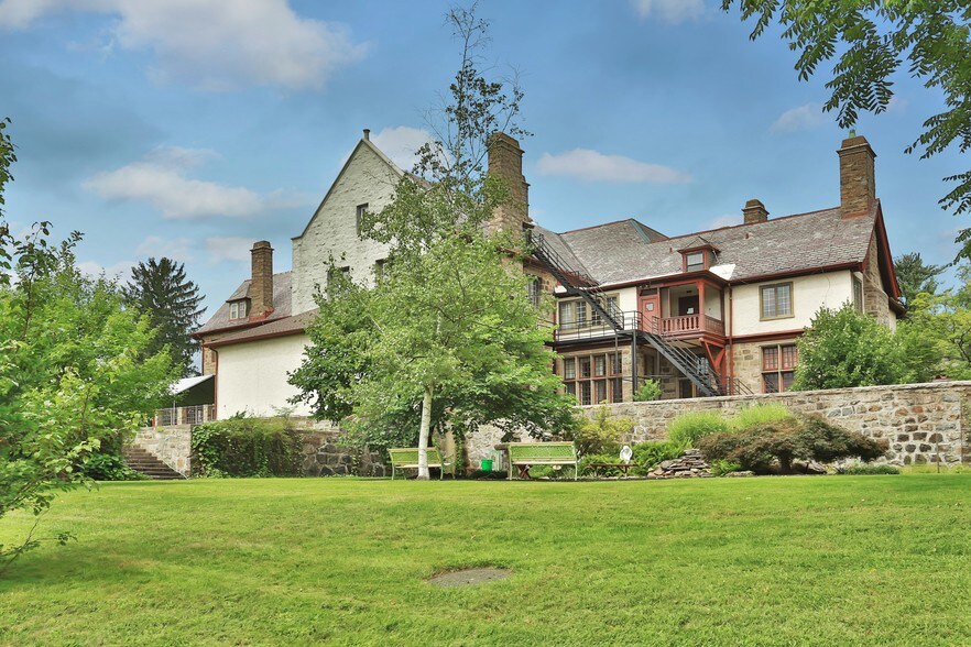 More Photos Of 150 Sister Servants Ln, Sloatsburg Lodge Meeting Hall For Sale