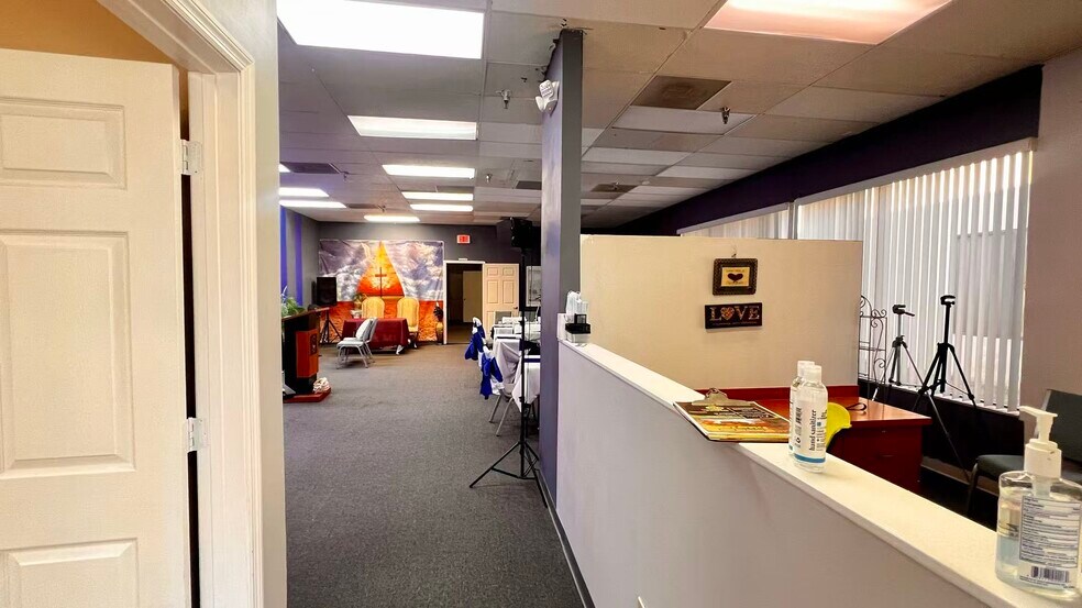 More Photos Of 1602-1670 W Airport Blvd, Sanford Unknown For Lease
