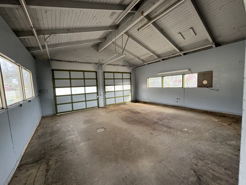 More Photos Of 40843 Highway 41, Oakhurst Auto Repair For Sale