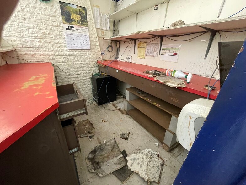 More Photos Of 937 N 1st St, Stephens Restaurant For Sale