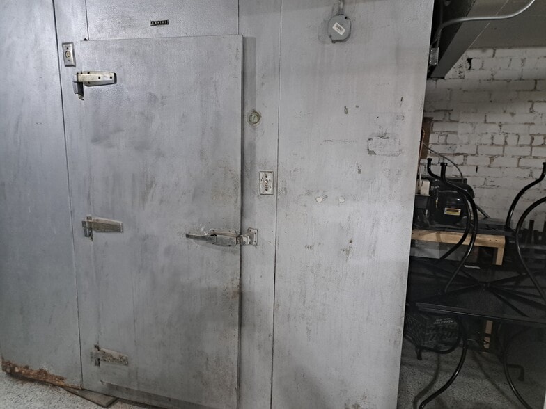 More Photos Of 5900 Miller Ave, Gary Restaurant For Sale