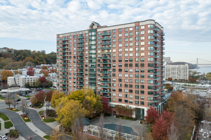 More Photos Of 100 Tower Dr, Edgewater Apartments For Lease