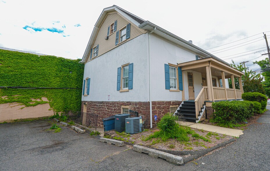 More Photos Of 12-19 River Rd, Fair Lawn Office For Sale