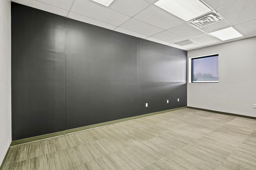 More Photos Of 511 Jermor Ln, Westminster Storefront Retail Office For Lease