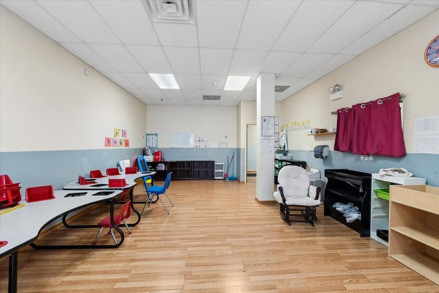 More Photos Of 1455 S Michigan Ave, Chicago Office For Sale