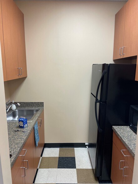 More Photos Of 913 Ridgebrook Rd, Sparks Medical For Sale
