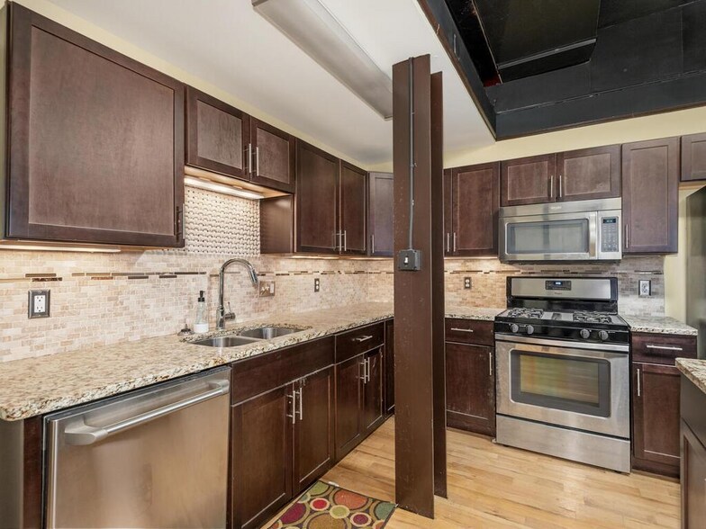 More Photos Of 1321 7th St S, Hopkins Manufacturing For Sale