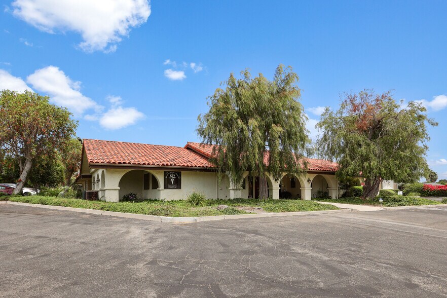 More Photos Of 970 Petit Ave, Ventura Medical For Sale
