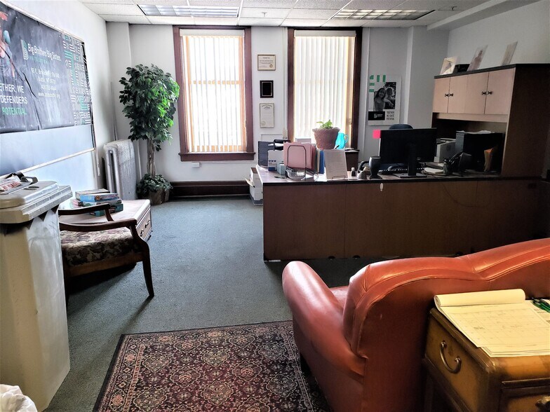 More Photos Of 65 E Broadway St, Butte Office For Lease
