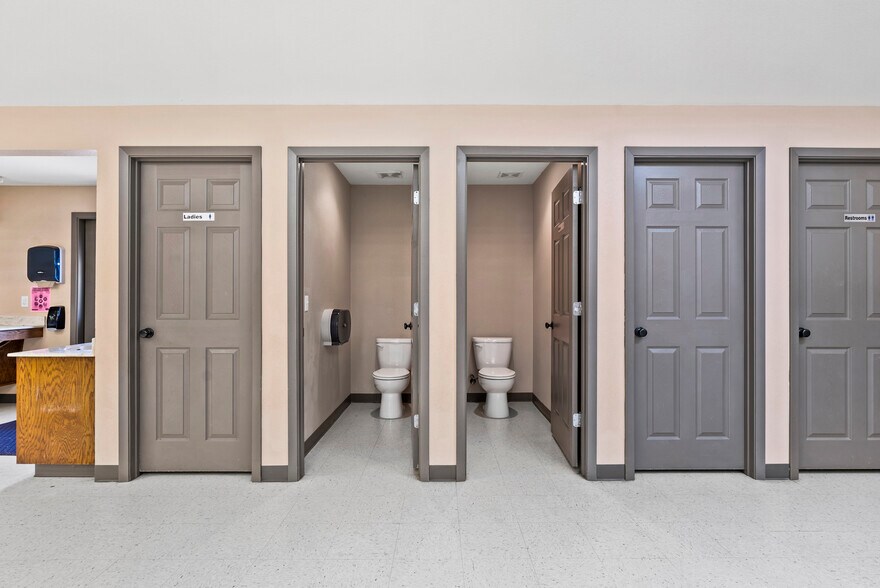 More Photos Of 989 Old Mcdade Rd, Elgin Daycare Center For Sale