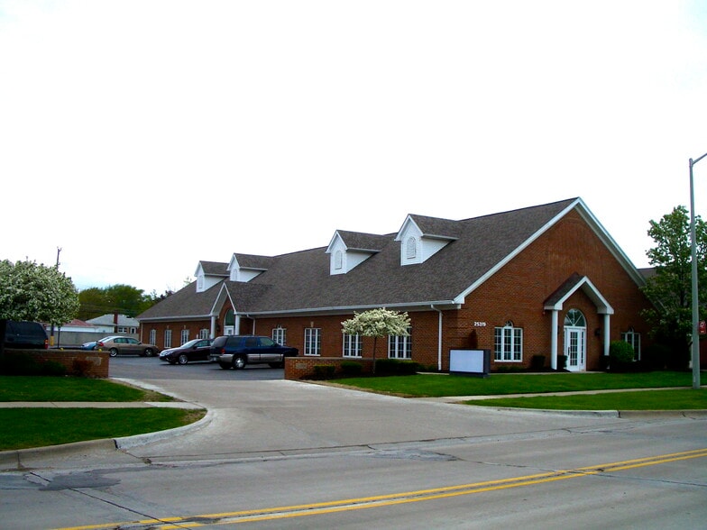 25319 Little Mack Ave, Saint Clair Shores, MI 48081 Office