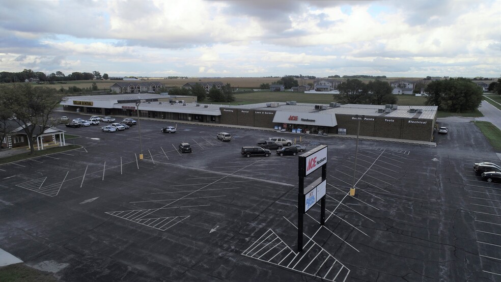 Primary Photo Of 1407 Lake Ave, Storm Lake Storefront For Lease