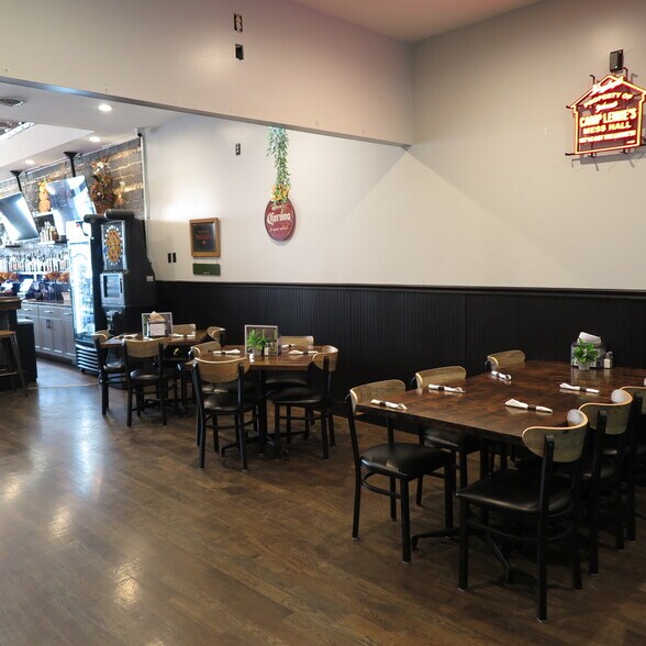 More Photos Of 139 E Walnut St, Oglesby Restaurant For Sale