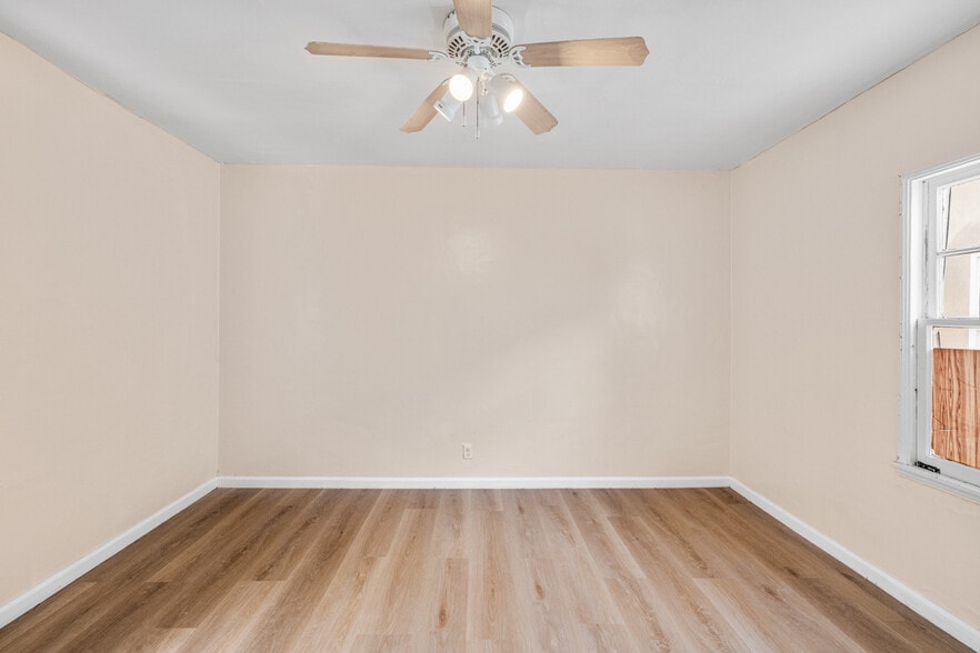 More Photos Of 1836 Lansdowne Ave, Los Angeles Multifamily For Sale