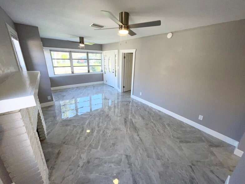 More Photos Of , Saint Petersburg Multifamily For Sale