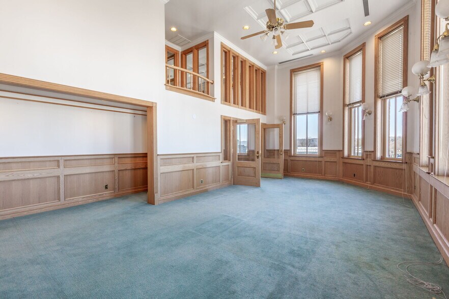 More Photos Of 772 W Main St, Lake Geneva Loft Creative Space For Lease