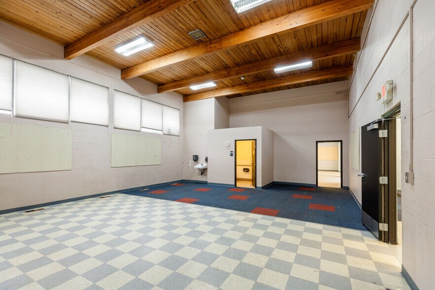 More Photos Of 2992 SE Monroe St, Milwaukie Daycare Center For Sale