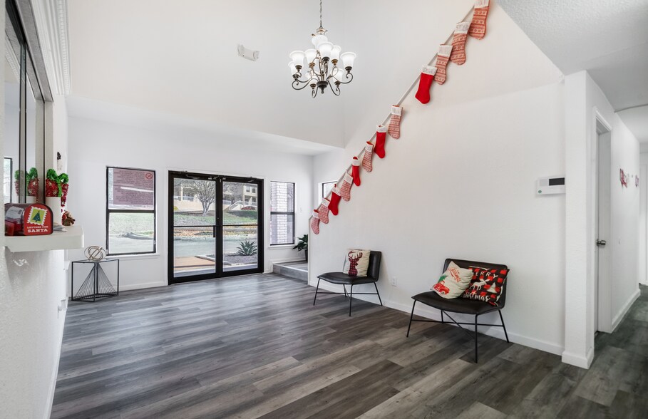 More Photos Of 5415 Lost Ln, San Antonio Medical For Sale