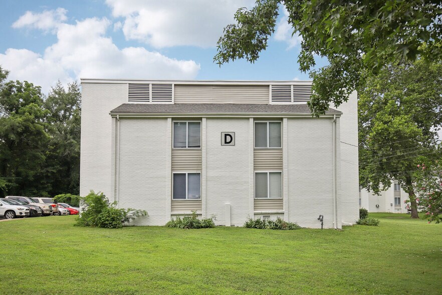 More Photos Of 1001 W 9th St, Russellville Apartments For Sale